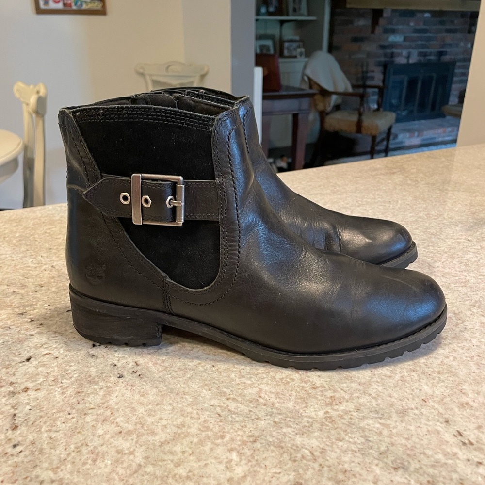 Timberland Earthkeepers Women’s Black Ankle Boot - Moro style. Size 9